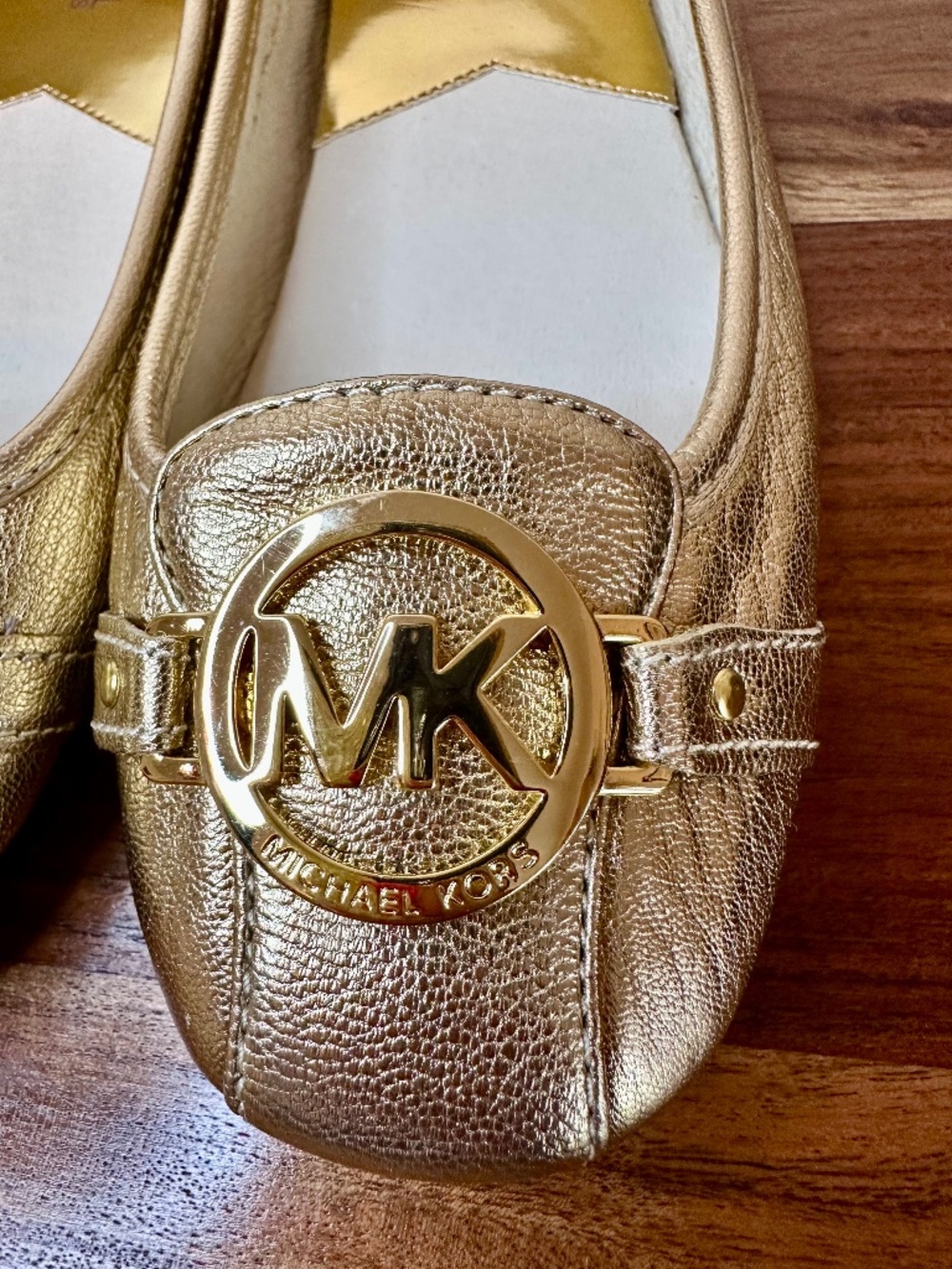 NEW Michael Kors Fulton Moc Pale Gołd Flats, Size 9M - Picture 3 of 11